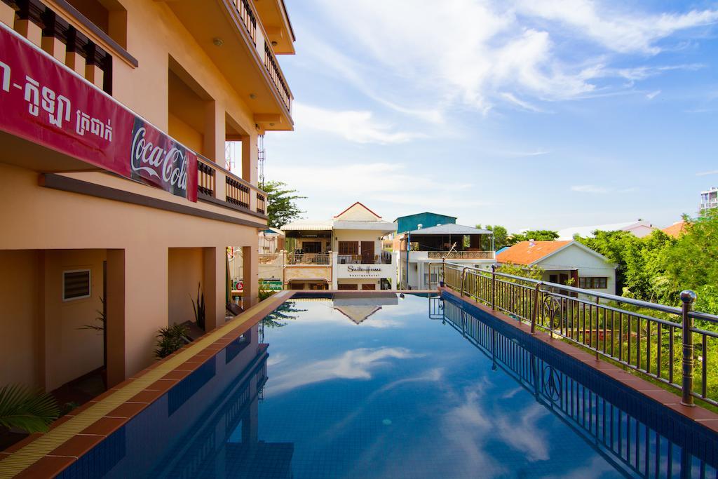 G Eleven Hotel Phnom Penh Dış mekan fotoğraf