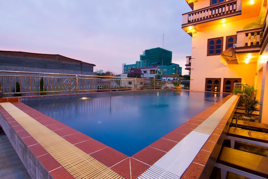G Eleven Hotel Phnom Penh Dış mekan fotoğraf